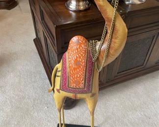Camel Decor
