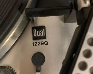 Dual 1229Q Vinyl Player