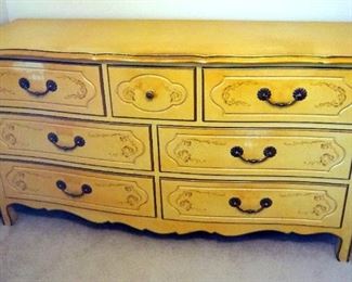 Vintage Drexel 7-Drawer Dresser 32.5" x 60" x 19"