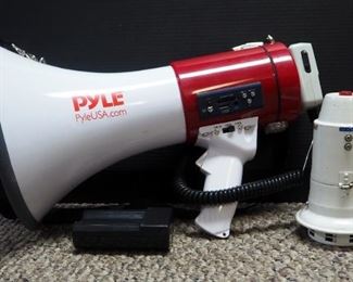 Pyle Megaphone 50-Watt Siren Bullhorn Speaker With Detachable Microphone And Rechargeable Battery