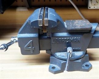 Craftsman 4" Reversible Jaw Bench Vise, Model 51854