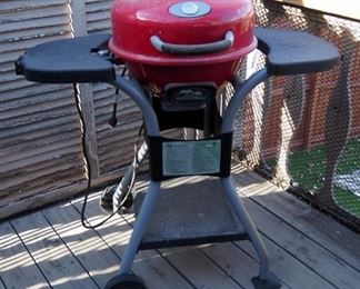 MasterBuilt Electric 2-Wheeled Patio Grill, 41" x 43" x 24"