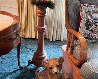 Standing candleholder