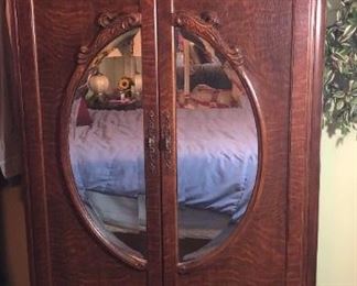 Pulaski Furniture Co Armoire