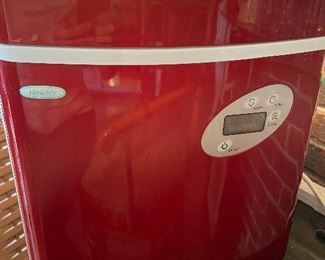 new air portable ice maker A1-215R $175