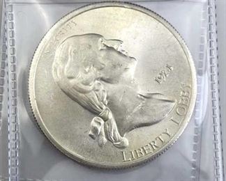 For your consideration is this 1oz Silver Liberty Round .999 Fine