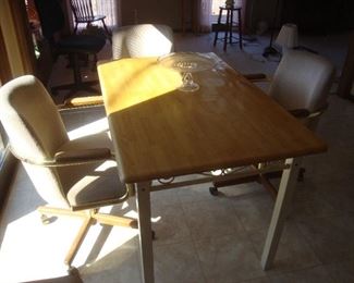 Kitchen table with 3 chairs