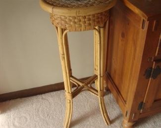 Wicker plant stand