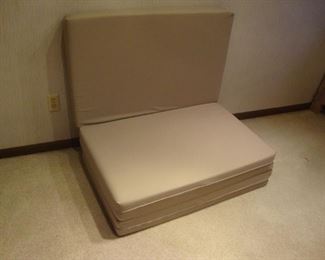 Fold-out bed