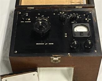 Beckman ph meter
