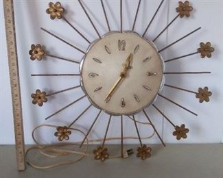MIDCENTURY STARBURST CLOCK