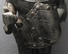 KNIGHT IN ARMOR 5FT TALL