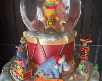 Winnie the Pooh globe