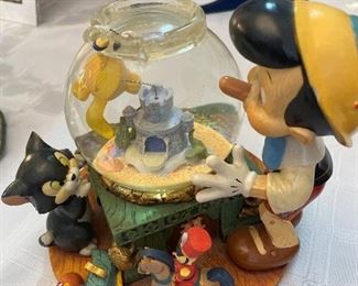 Pinocchio globe