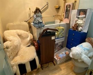 Massage chair, dolls