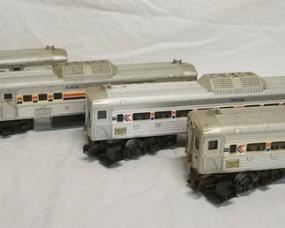1003 4 LIONEL AMTRACK TRAIN CARS, 8868, 8869, 8870, & 8871

