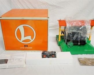 1002 LIONEL LOG LOADER 164, 6-12915 W/ ORIGINAL BOX 
