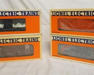 1027 LOT OF 4 LIONEL MODEL TRAIN CARS W/ ORIGINAL BOXES
