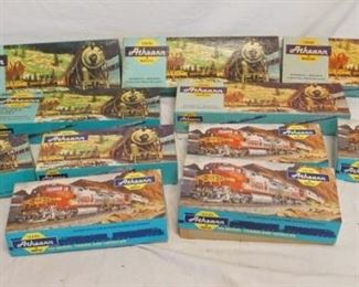 1096 11 ATHEARN *TRAINS IN MINIATURE* MODEL TRAIN KITS. THE BOX MARKED LACKAWANNA BOX CAR ONLY CONTAINS MISC. PARTS
