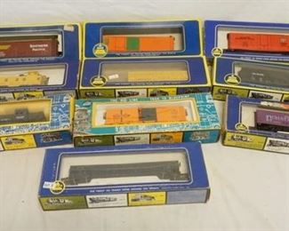 1102 10 AHM HO GAUGE MODEL TRAINS
