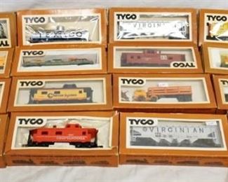 1128 16 TYCO HO GAUGE MODEL TRAINS
