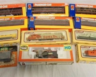 1209 12 LIFE-LIKE HO GAUGE MODEL TRAINS
