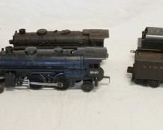 1240 LOT OF FOUR LIONEL LOCOMOTIVES & 3 TENDERS
