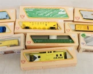 1258 10 IHC HO GAUGE MODEL TRAINS
