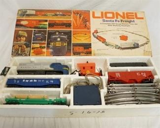 1299	LIONEL O27 SANTE FE FRIEGHT STATION TRAIN SET 
