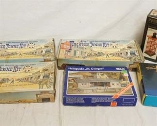 1324	LOT W/ MODEL BUILDING KITS & REVOLVING BEACON
