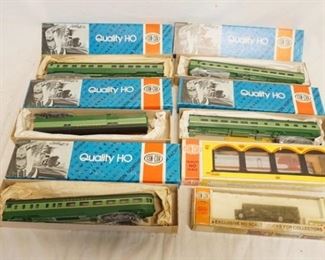 1335	LOT OF 5 CON-COR HO GAUGE MODEL KITS & 2 TRAINS
