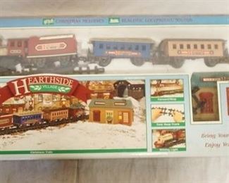 1338	HEARTSIDE VILLAGE NO. 173  CHRISTMAS MELODIES TRAIN SET
