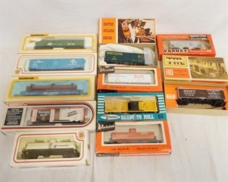 1356	11 HO GAUGE MODEL TRAINS INCLUDES BACHMANN, VARNEY, TRAIN MINIATURE, & LIFE LIKE
