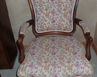 SIDE CHAIR