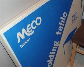 MECO FOLDING TABLE