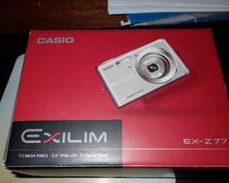 CAMERA CASIO EX-277