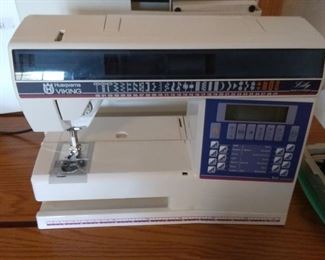 HUSQVARNA VIKING LILY 530 SEWING MACHINE