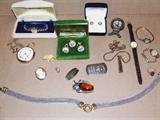 Small but nice jewelry selection.