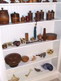 Nice selection of old treenware.