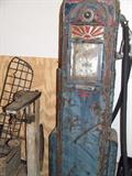 Original 1930s Wayne 60 deco gas pump.
