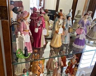 This collection does not have the matching miniatures