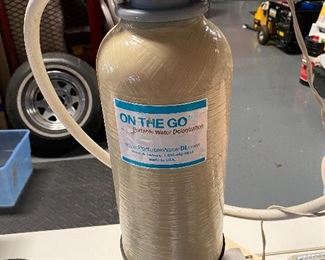 ON THE GO Water softener system for RV’ s. Great for car washing to prevent water spotting.