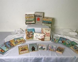 Vintage Charlie Brown and Disney Golden Books
Several great books of old! Books include Charlie Brown The Disney Golden Books Classics, Beetle Bailey, and more!