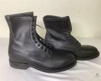 Wolverine Boots
Wolverine World Wide, Inc black boots size 10R. New in box.