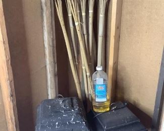 Sears Bugwacker & Tiki Torches
Two (2) Sears brand electric bugwacker (unknown working condition). Seven (7) tiki torches, H60". Tiki oil available.