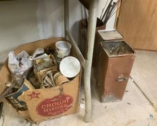 Welding Metal Supplies
Arc welding sticks (one can opened, one can unopened). Misc. metal project pieces & more.