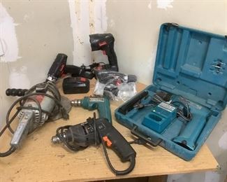 Mikita, Drill Master & Snap-On Tools
One (1) Snap-on Heavy 7" disc sander. One (1) Black & Decker 3/8" drill. One (1) Set of Drill Master Cordless 3/8" Drill (looks new) & Flashlight kit + extra 3/8" drill. One (1) Makita 3/8" cordless drill. One (1) Makita Drill in case with battery, charger, & bits. All are in working order.
