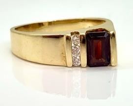 Contemporary 14K Gold Ring w/ Octagon Cut Red Stone and 3 Channel Set Diamonds - Size 7.25
