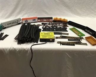 HO Train Set with Tracks, Power Pack, and Accessories Jerry Ms Favorite