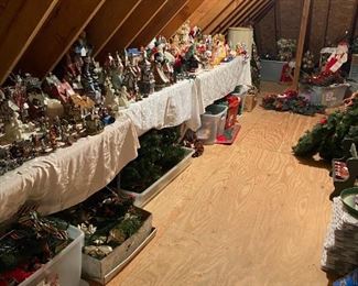  LOTS CHRISTMAS   AND VILLAGE HOUSES